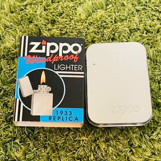 【美品】ZIPPO 1933 レプリカ ファースト ゴールド メンズのファッション小物(タバコグッズ)の商品写真