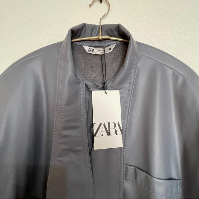 ZARA(ザラ)のZARA  新品未使用　エコレザーシャツ　XS レディースのトップス(シャツ/ブラウス(長袖/七分))の商品写真