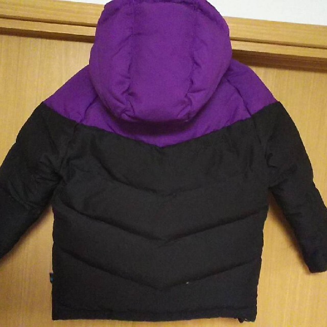 刺繍ロゴKIDS DOWN JACKET黒ダウンジャケット紫S/3Tステューシー