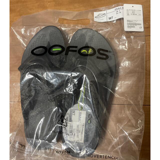 OOFOS(ウーフォス)のウーフォス　OOlala サンダル 24 レディースの靴/シューズ(サンダル)の商品写真
