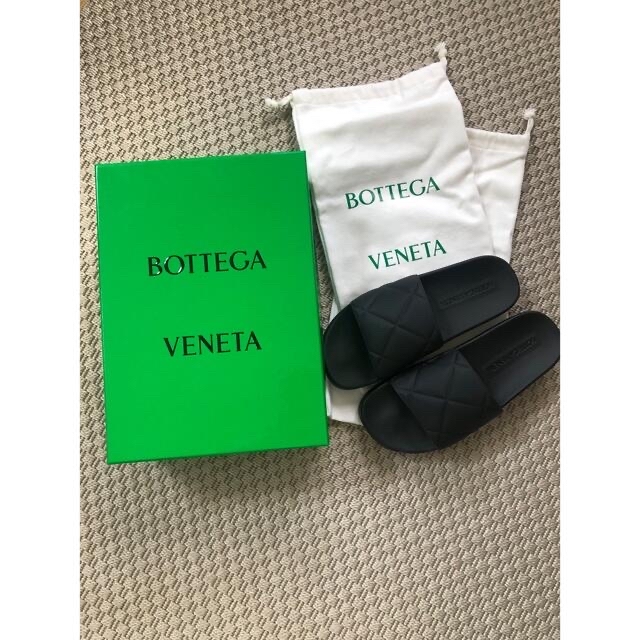 Bottega Veneta(ボッテガヴェネタ)のbottegaveneta ボッテガべネタ　スライダーサンダル　39 レディースの靴/シューズ(サンダル)の商品写真