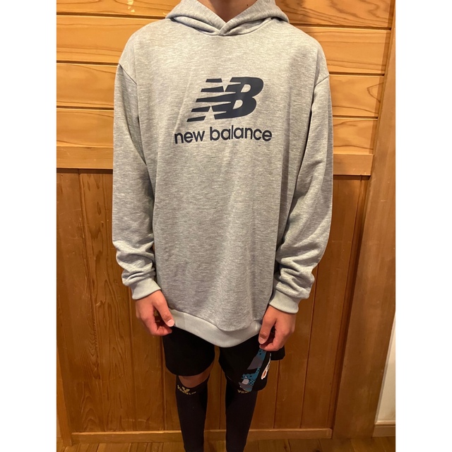 New Balance(ニューバランス)のニューバランス　パーカー　160 キッズ/ベビー/マタニティのキッズ服男の子用(90cm~)(Tシャツ/カットソー)の商品写真