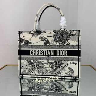 ディオール(Dior)のDIOR BOOK TOTE ミディアムバッグ(リュック/バックパック)