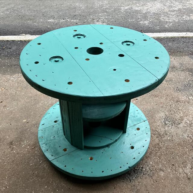 ケーブルドラム　ガーデンニング　テーブル　廃材　DIY オシャレ　電線ドラム