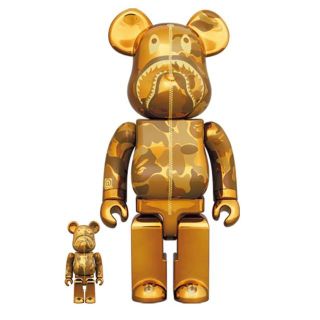 ベアブリック(BE@RBRICK)のBE@RBRICK BAPE CAMO SHARK 100％&400％ GOLD(その他)