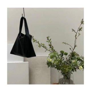 アギュー(ARGUE)のargue アーギュ　square day bag navy(トートバッグ)