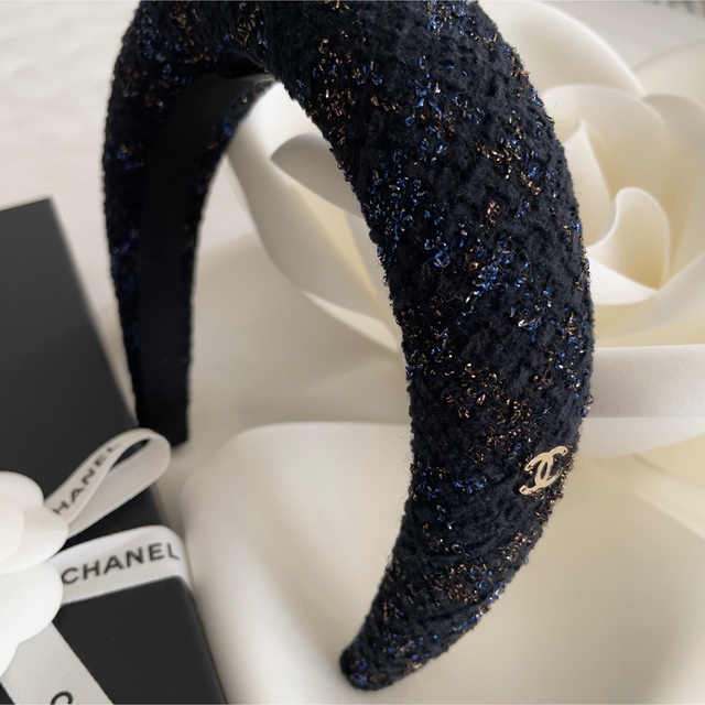 CHANEL(シャネル)の【美品】CHANEL 21AW ラメツイードカチューシャ レディースのヘアアクセサリー(カチューシャ)の商品写真