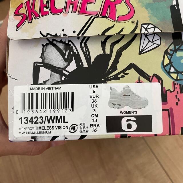 SKECHERS(スケッチャーズ)のスケッチャーズ　靴　白　ホワイト レディースの靴/シューズ(スニーカー)の商品写真