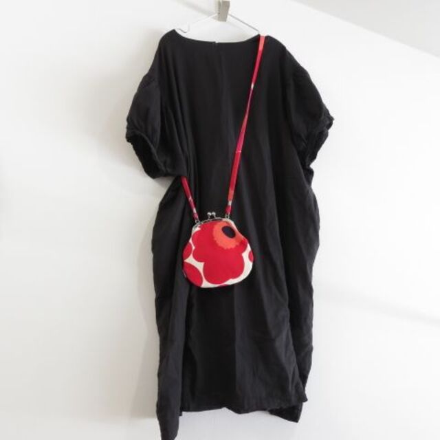 marimekko(マリメッコ)のmarimekko マリメッコ　ウニッコ　がま口　ショルダーバッグ　赤 レディースのバッグ(ショルダーバッグ)の商品写真