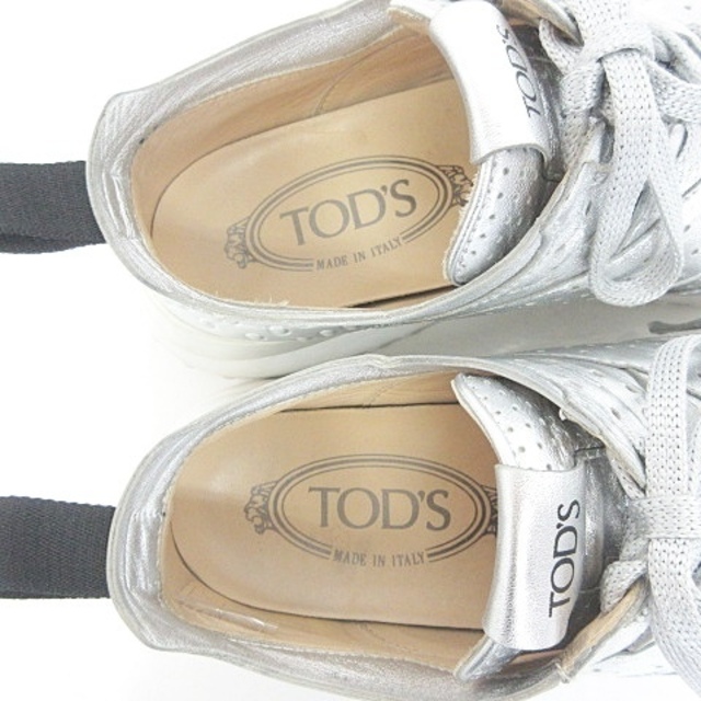 TOD'S(トッズ)のトッズ TOD'S スニーカー ローカット パンチング シルバー 35 1/2 レディースの靴/シューズ(スニーカー)の商品写真