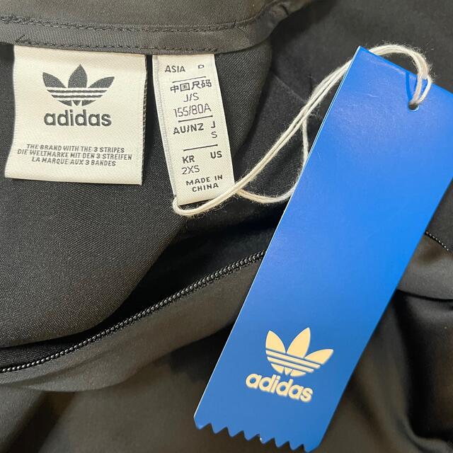 adidas(アディダス)のadidas ワンピース　新品　※値下げ交渉可 レディースのワンピース(ひざ丈ワンピース)の商品写真