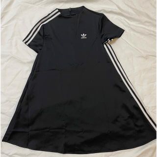 アディダス(adidas)のadidas ワンピース　新品　※値下げ交渉可(ひざ丈ワンピース)