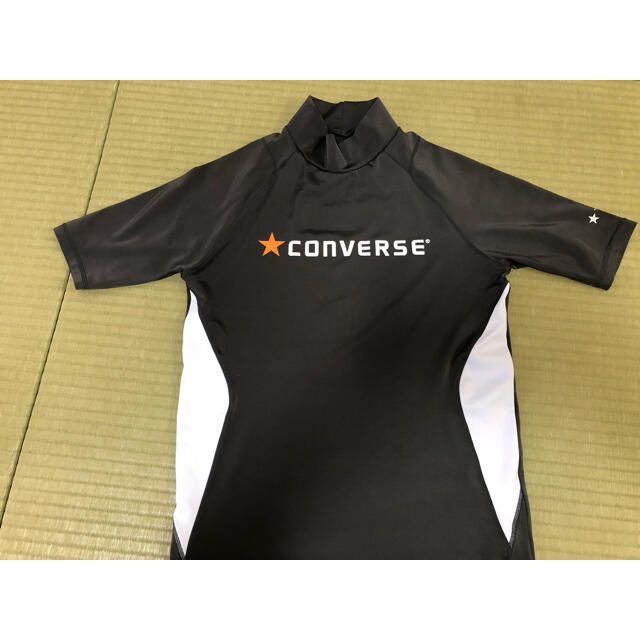 CONVERSE(コンバース)のラッシュガード　L converse 半袖　水着　メンズ メンズの水着/浴衣(水着)の商品写真