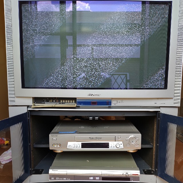 CRT(ブラウン管)テレビ　VHSビデオ　DVR +テレビ台 スマホ/家電/カメラのテレビ/映像機器(テレビ)の商品写真