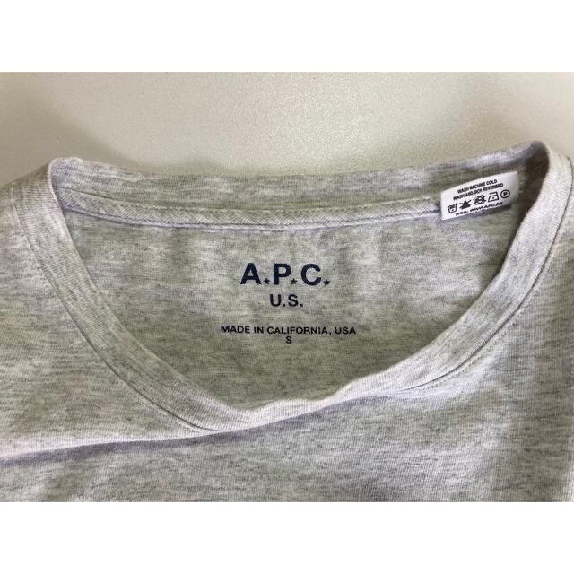 A.P.C(アーペーセー)の値下げしました❗️A.P.C Us Star ロゴ　Tシャツ　レディース　夏服 レディースのトップス(Tシャツ(半袖/袖なし))の商品写真