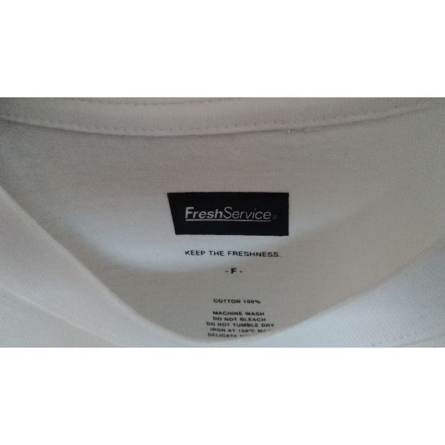 COMOLI(コモリ)の新品 FreshServiceフレッシュサービス CORPORATE 白TEE  メンズのトップス(Tシャツ/カットソー(半袖/袖なし))の商品写真