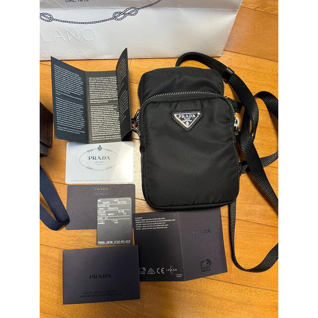 PRADA(プラダ)のPRADA プラダ ショルダーバッグ　ミニバック　ポーチ　黒 レディースのバッグ(ショルダーバッグ)の商品写真