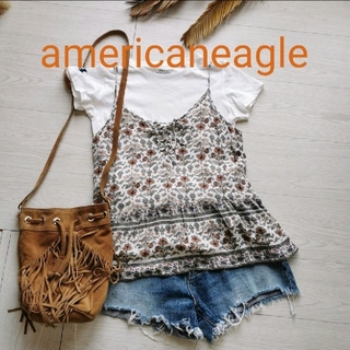 アメリカンイーグル(American Eagle)のアメリカンイーグル　小花柄　トップス　AMERICAN EAGLE(キャミソール)