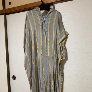 アメリヴィンテージ(Ameri VINTAGE)のロングシャツ、水色、ゴールド、ストライプ柄、(ロングワンピース/マキシワンピース)