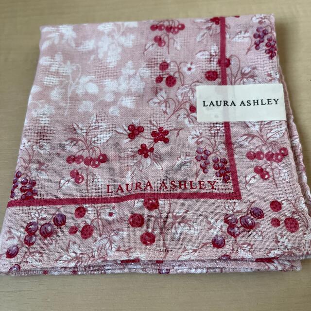 LAURA ASHLEY(ローラアシュレイ)のハンカチ　LAURA ASHLEY レディースのファッション小物(ハンカチ)の商品写真