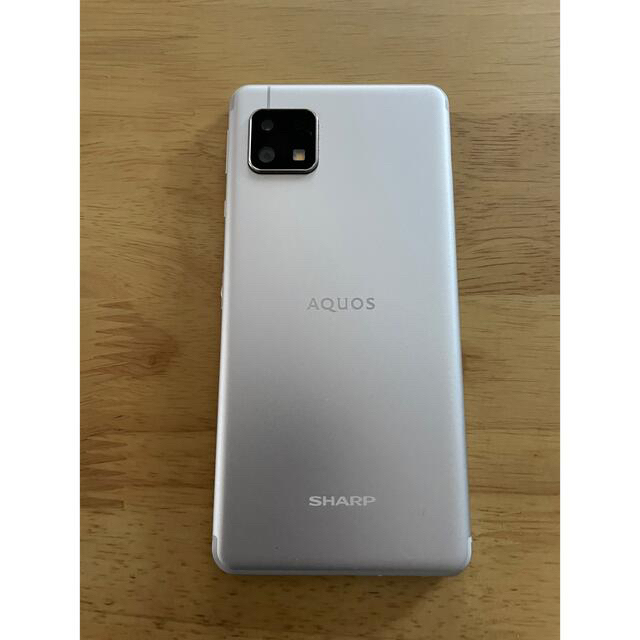 AQUOS(アクオス)の【美品】AQUOS sense4 lite シルバー スマホ/家電/カメラのスマートフォン/携帯電話(スマートフォン本体)の商品写真