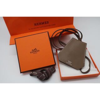 エルメス(Hermes)のHERMES エルメス クロシェット 新作 D刻印 アーカイブ ネックレス 正規(キーホルダー)