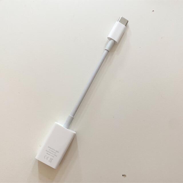 Apple(アップル)のアップル純正　USB-C - USB アダプタ スマホ/家電/カメラのPC/タブレット(PC周辺機器)の商品写真