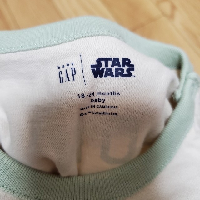 babyGAP(ベビーギャップ)のBaby Gap スターウォーズ　セットアップ キッズ/ベビー/マタニティのキッズ服男の子用(90cm~)(Tシャツ/カットソー)の商品写真