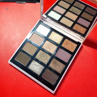 ボビイブラウン(BOBBI BROWN)のBOBBI BROWN ボビィブラウンヌードドラマⅡアイシャドウパレット 限定品(アイシャドウ)