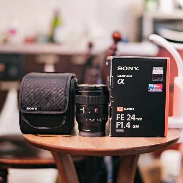 人気デザイナー SONY - (しゅう)ソニー FE 24mm F1.4 GM SEL24F14GM ...