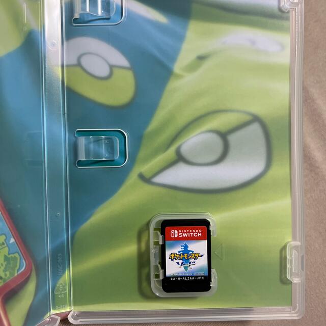 ポケットモンスターソードSwitch エンタメ/ホビーのゲームソフト/ゲーム機本体(家庭用ゲームソフト)の商品写真