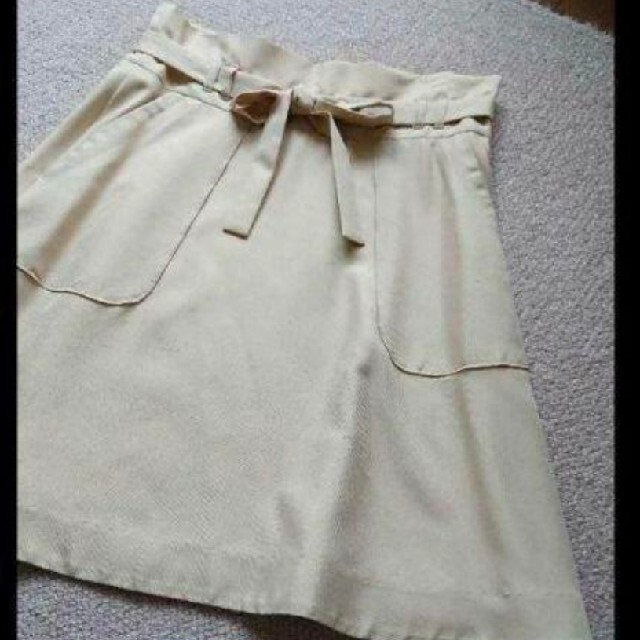 TOMORROWLAND(トゥモローランド)のTOMORROWLAND ballsey  綺麗色 シルクスカート レディースのスカート(ひざ丈スカート)の商品写真