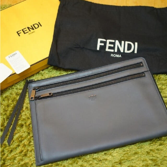 バッグ【格安美品】FENDI セレリアレザークラッチ