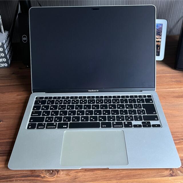 Mac (Apple)(マック)のM1 MacBook Air シルバー MGN93J/A AppleCare残有 スマホ/家電/カメラのPC/タブレット(ノートPC)の商品写真