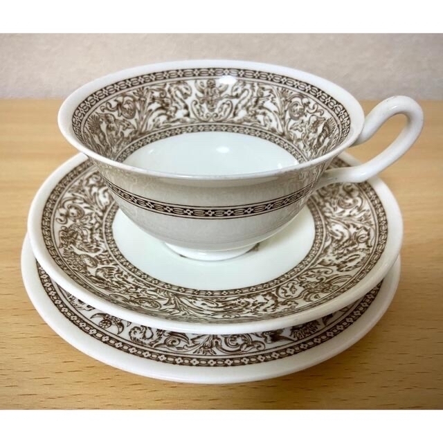 WEDGWOOD(ウェッジウッド)のDime Kazu様専用　ウェッジウッド フロレンティーンブラウン単色トリオ美品 インテリア/住まい/日用品のキッチン/食器(食器)の商品写真