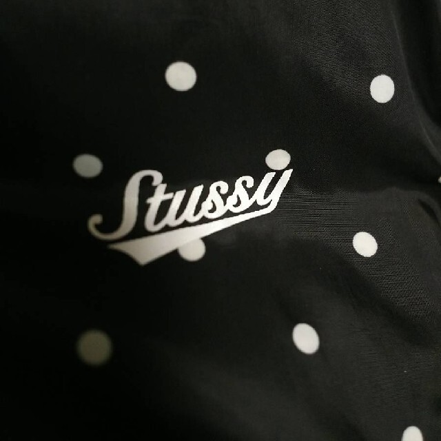 STUSSY - フード付きNO4ダウンジャケットL130cm黒ブラック白 STUSSY - フード付きNO4ダウンジャケットL130cm黒ブラック白