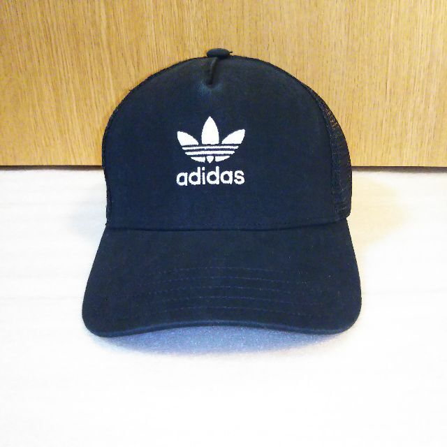 adidas(アディダス)の【新品】adidas originals メッシュ キャップ 黒 ウォッシュ メンズの帽子(キャップ)の商品写真