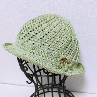 ﾊﾝﾄﾞﾒｲﾄﾞ★シルク混糸で編んだモチーフ帽子(帽子)