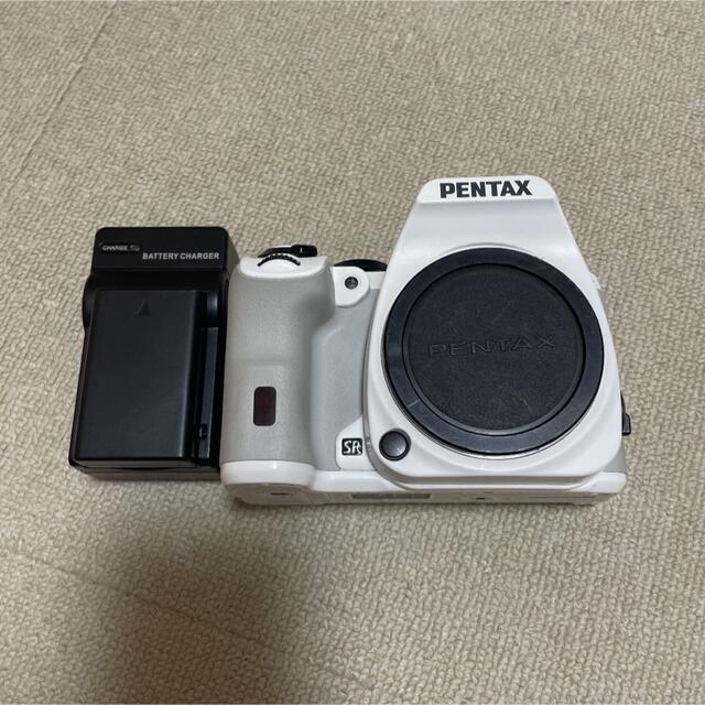 PENTAX(ペンタックス)のPENTAX K−S2 ボディ WHITE スマホ/家電/カメラのカメラ(デジタル一眼)の商品写真