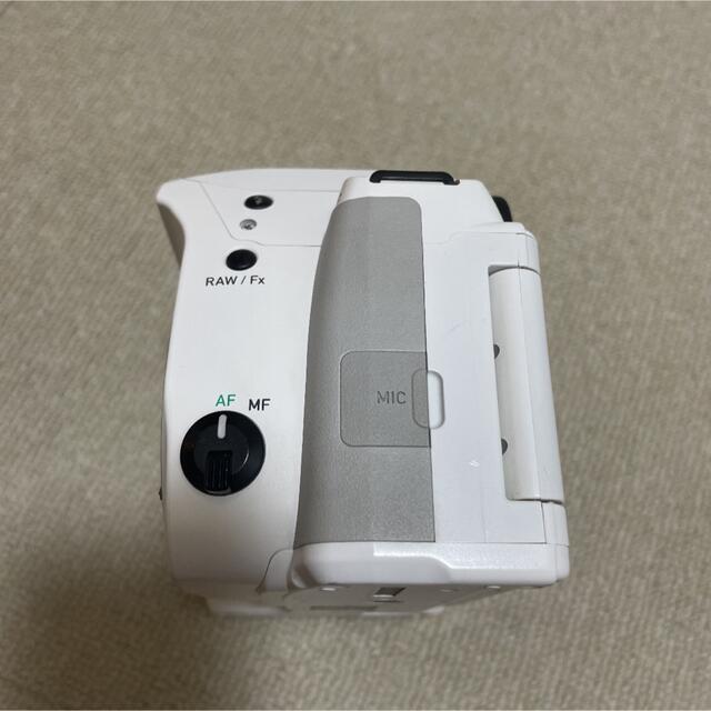 PENTAX(ペンタックス)のPENTAX K−S2 ボディ WHITE スマホ/家電/カメラのカメラ(デジタル一眼)の商品写真