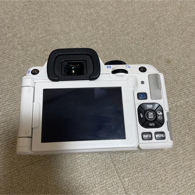 PENTAX(ペンタックス)のPENTAX K−S2 ボディ WHITE スマホ/家電/カメラのカメラ(デジタル一眼)の商品写真