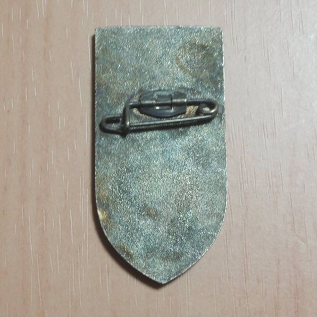 ドイツ軍 盾勲章2 エンタメ/ホビーのミリタリー(個人装備)の商品写真