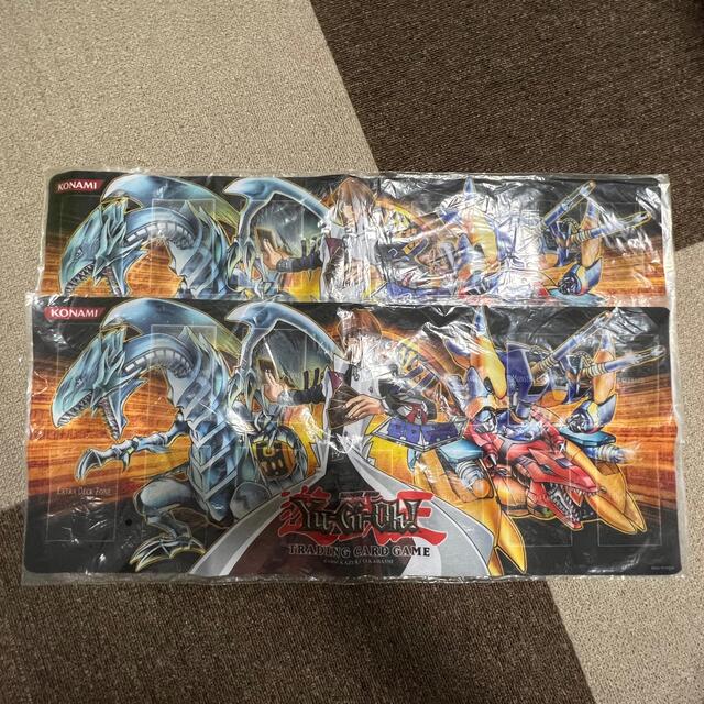 遊戯王 プレイマット 未開封 エンタメ/ホビーのトレーディングカード(カードサプライ/アクセサリ)の商品写真