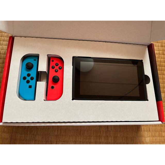 Nintendo Switch(ニンテンドースイッチ)の任天堂　Switch  本体 エンタメ/ホビーのゲームソフト/ゲーム機本体(家庭用ゲーム機本体)の商品写真