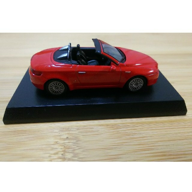 Alfa Romeo(アルファロメオ)の《アルファロメオ スパイダー》ミニカー エンタメ/ホビーのおもちゃ/ぬいぐるみ(ミニカー)の商品写真