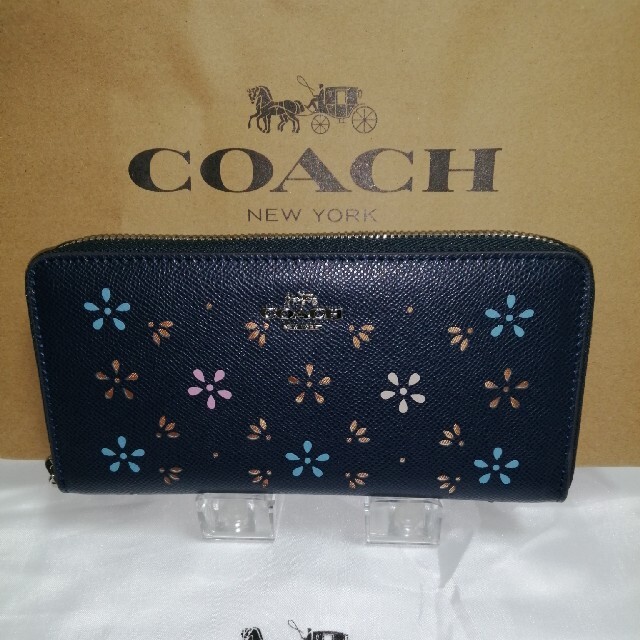 COACH(コーチ)のCOACH長財布 新品未使用　F31164正規品 レディースのファッション小物(財布)の商品写真