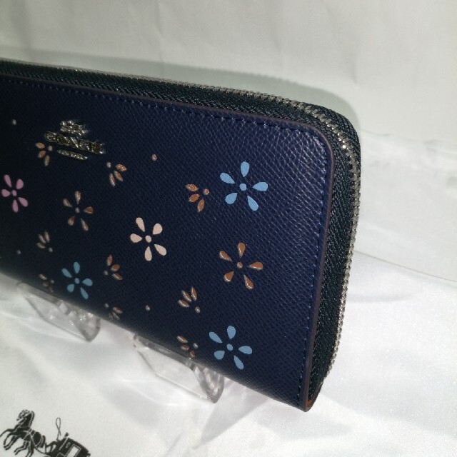 COACH(コーチ)のCOACH長財布 新品未使用　F31164正規品 レディースのファッション小物(財布)の商品写真