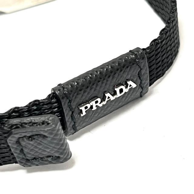 PRADA(プラダ)のプラダ ブレスレット美品  - 黒×シルバー レディースのアクセサリー(ブレスレット/バングル)の商品写真