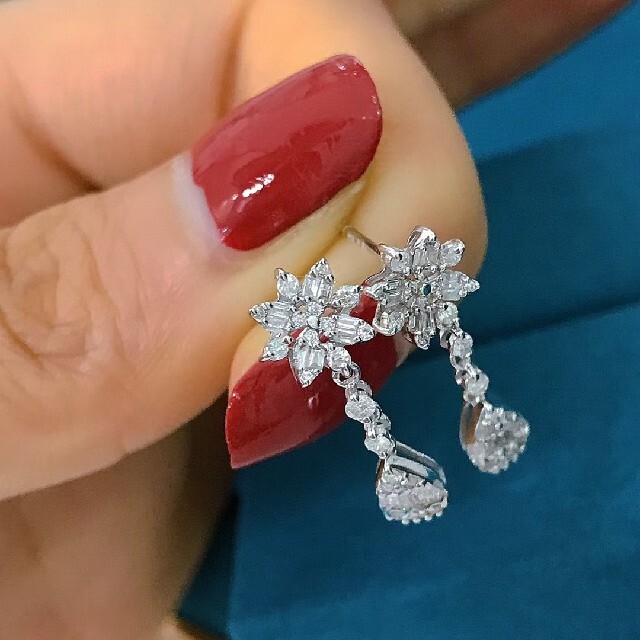 天然ダイヤモンドピアス0.8ct　k18