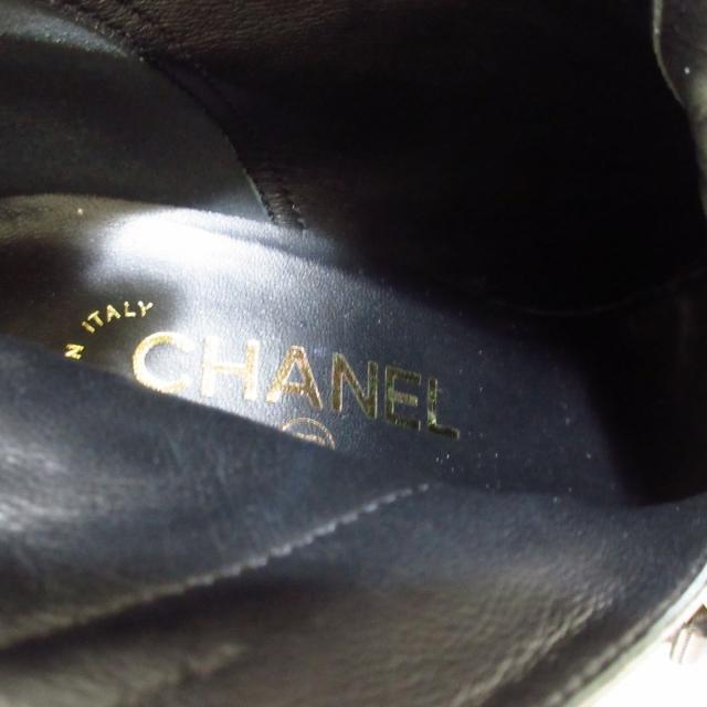 CHANEL(シャネル)のシャネル ショートブーツ 35 1/2C - G34471 レディースの靴/シューズ(ブーツ)の商品写真